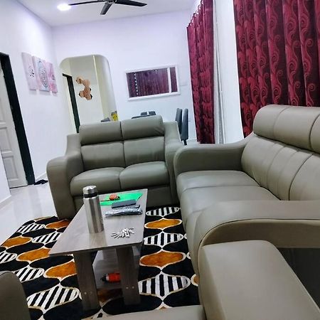 Myhomestay07 Kangar Esterno foto