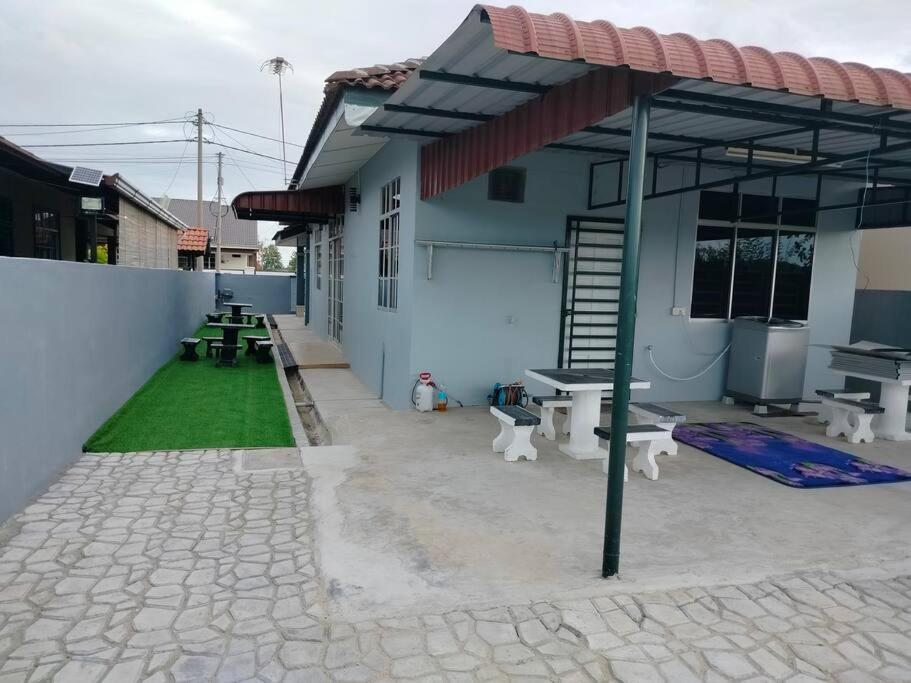 Myhomestay07 Kangar Esterno foto