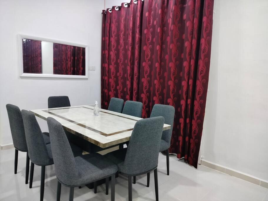 Myhomestay07 Kangar Esterno foto