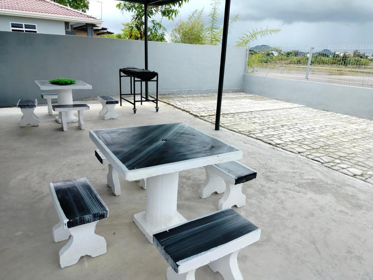 Myhomestay07 Kangar Esterno foto