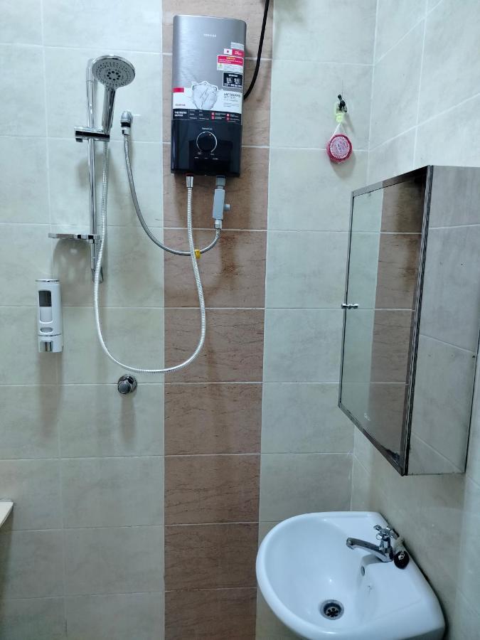 Myhomestay07 Kangar Esterno foto